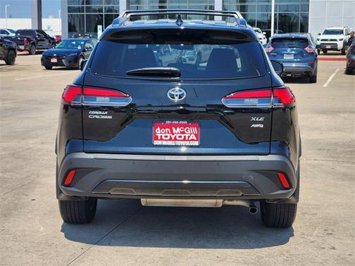 2024 Toyota Corolla Cross XLE