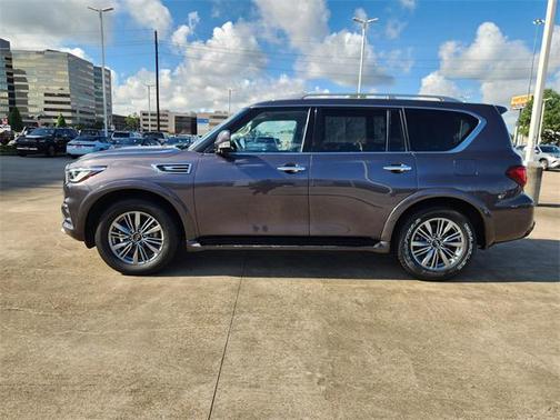 2023 INFINITI QX80 Luxe