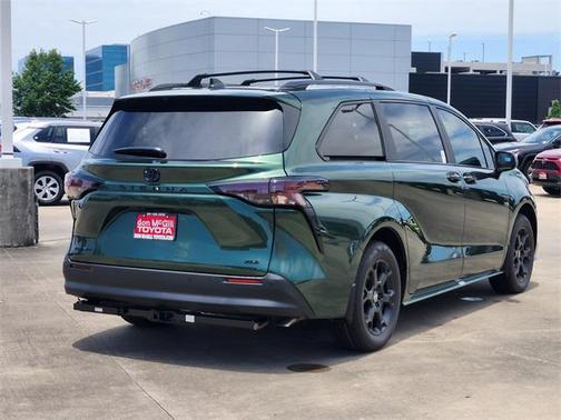 2025 Toyota Sienna Woodland Edition