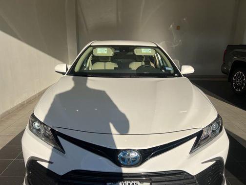 2024 Toyota Camry Hybrid LE