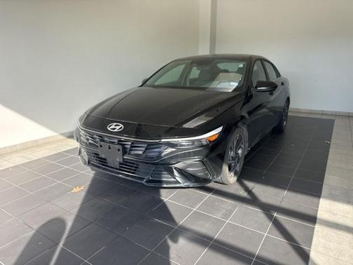 2025 Hyundai ELANTRA SEL