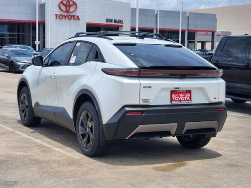 Wind Chill Pearl 2026 Toyota C-HR SE