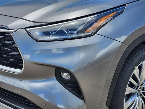 2025 Toyota Highlander Platinum