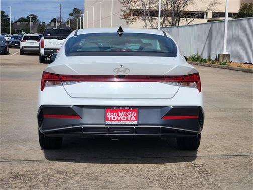 2025 Hyundai ELANTRA SEL