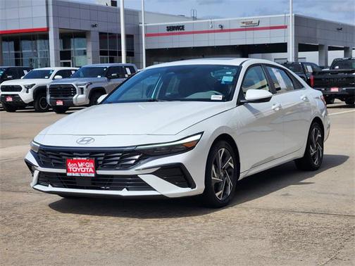 2025 Hyundai ELANTRA SEL