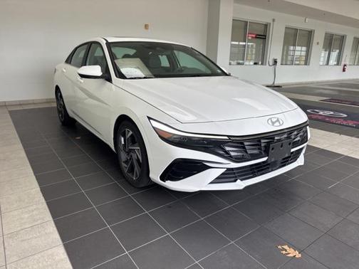 2025 Hyundai ELANTRA SEL