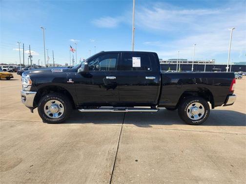 2024 RAM 3500 Tradesman Crew Cab 4x4 6'4' Box