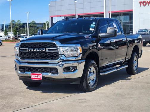 2024 RAM 3500 Tradesman Crew Cab 4x4 6'4' Box