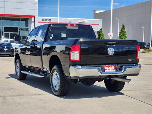 2024 RAM 3500 Tradesman Crew Cab 4x4 6'4' Box