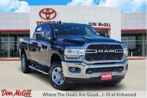 2024 RAM 3500 Tradesman Crew Cab 4x4 6'4' Box