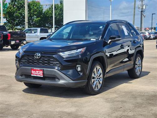 2022 Toyota RAV4 XLE Premium