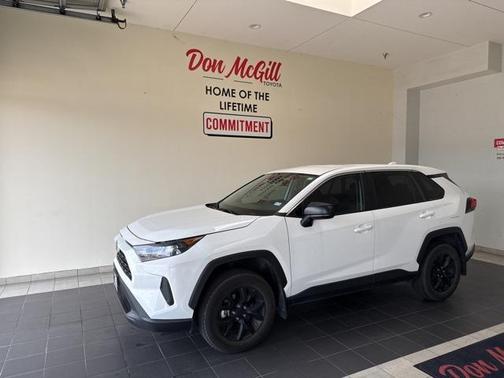 2022 Toyota RAV4 LE