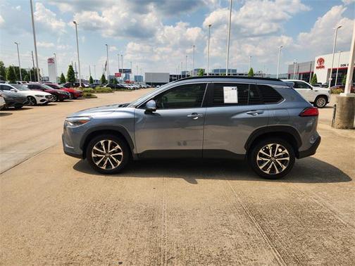 2022 Toyota Corolla Cross XLE