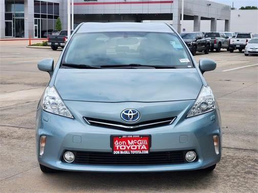 2014 Toyota Prius v Five