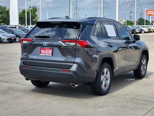 2024 Toyota RAV4 Hybrid XLE