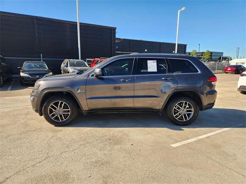 2020 Jeep Grand Cherokee Laredo