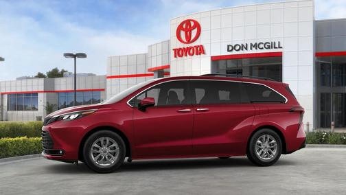 2025 Toyota Sienna XLE 8 Passenger
