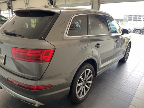 2019 Audi Q7 45 Premium Plus
