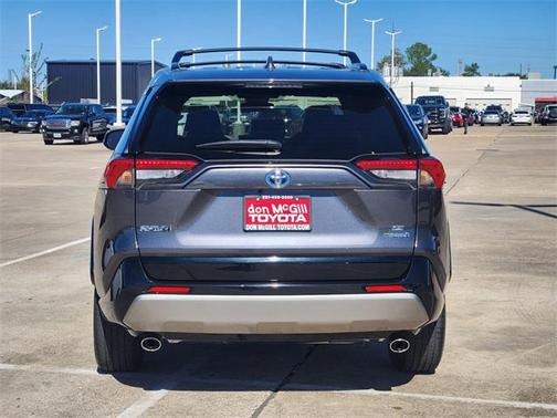 2022 Toyota RAV4 Hybrid SE