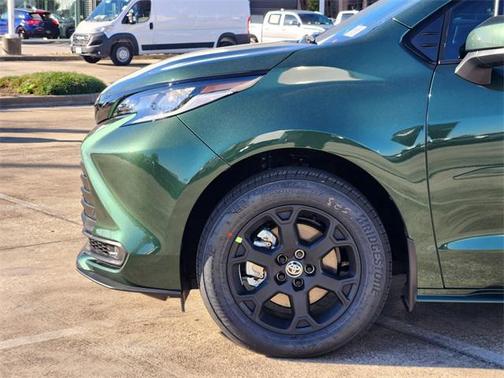 2025 Toyota Sienna Woodland Edition