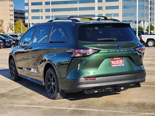 2025 Toyota Sienna Woodland Edition