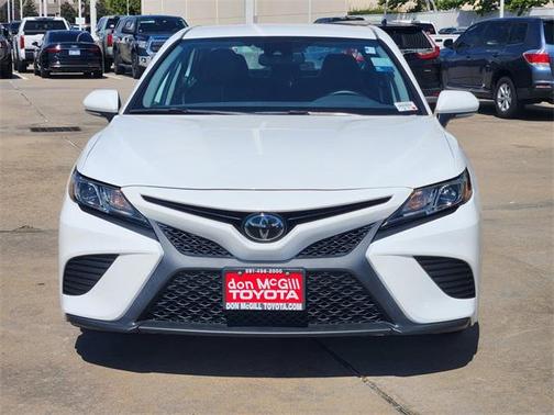 2020 Toyota Camry SE