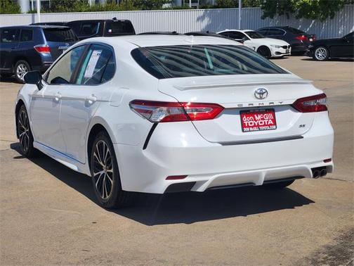 2020 Toyota Camry SE