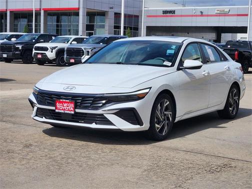2025 Hyundai ELANTRA SEL