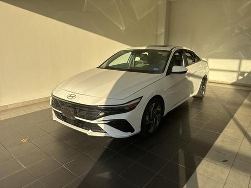 2025 Hyundai ELANTRA SEL