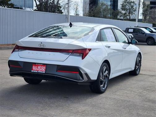 2025 Hyundai ELANTRA SEL