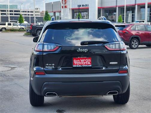 2022 Jeep Cherokee Latitude Lux