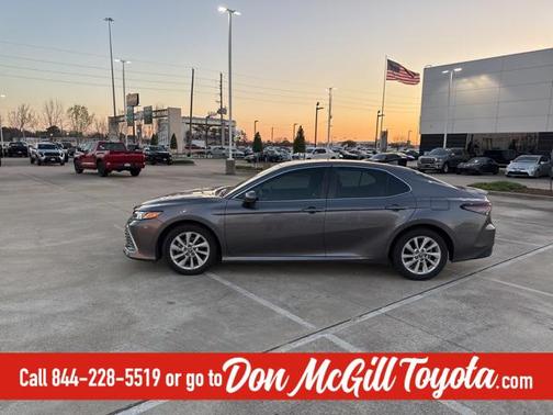 2022 Toyota Camry LE