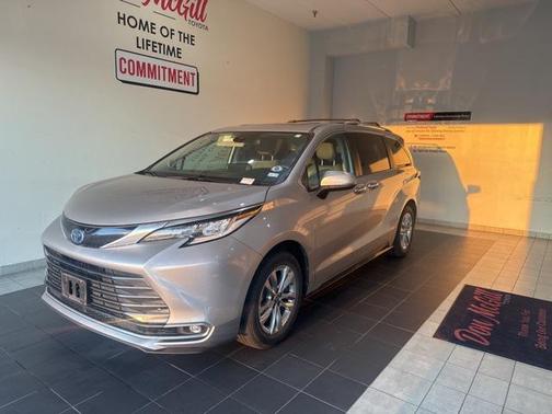 2023 Toyota Sienna Limited 7-Passenger