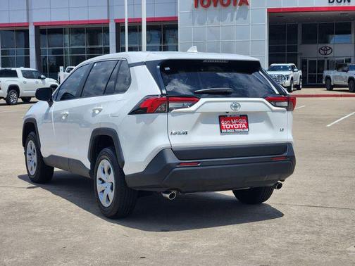 Ice Cap 2025 Toyota RAV4 LE