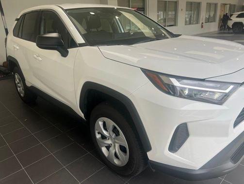 Ice Cap 2025 Toyota RAV4 LE