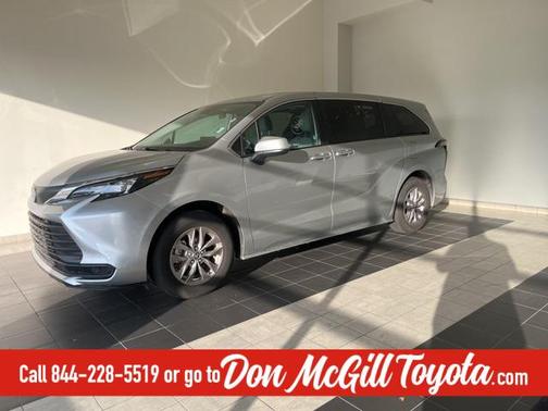 2025 Toyota Sienna LE