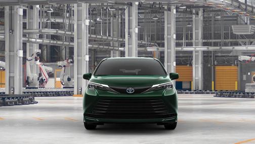 2025 Toyota Sienna LE