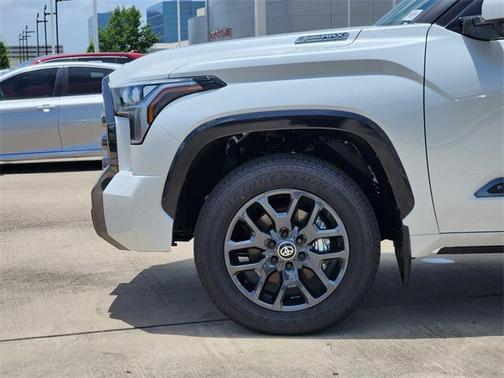 2025 Toyota Tundra Hybrid Platinum