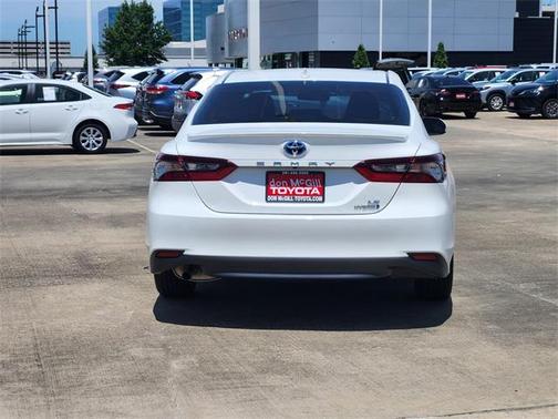 2024 Toyota Camry Hybrid LE