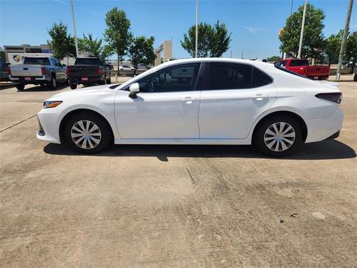 2024 Toyota Camry Hybrid LE