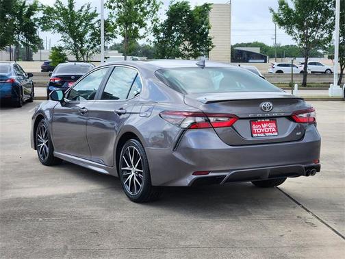 2024 Toyota Camry SE