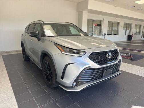 2025 Toyota Highlander XSE