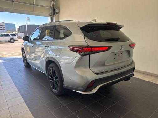 2025 Toyota Highlander XSE