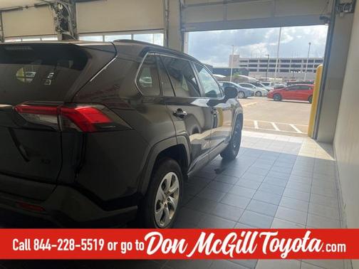 2019 Toyota RAV4 LE