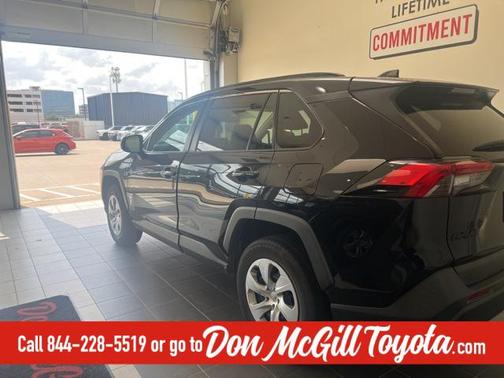 2019 Toyota RAV4 LE