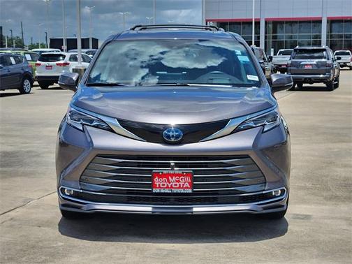 2022 Toyota Sienna Platinum 7 Passenger