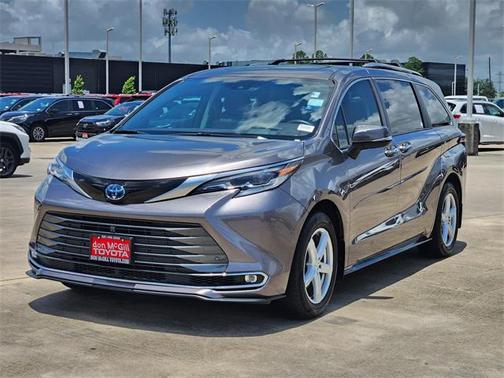2022 Toyota Sienna Platinum 7 Passenger
