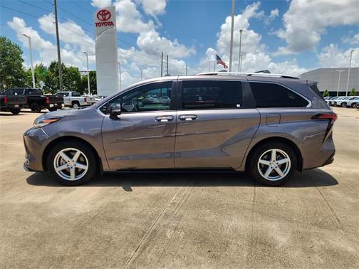 2022 Toyota Sienna Platinum 7 Passenger