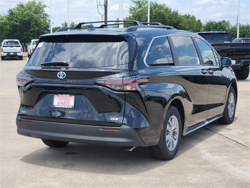 2025 Toyota Sienna XLE 8 Passenger