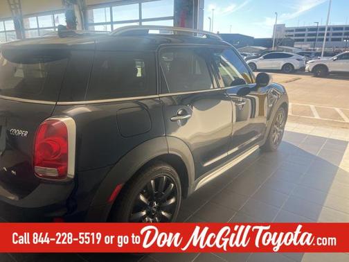 2017 MINI Countryman Cooper